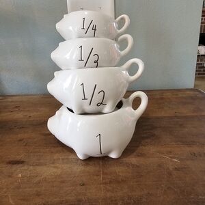 Rae Dunn pig measuring cups